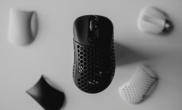 Cara Memilih Mouse Gaming Wireless Anti Delay untuk Main Game (Sumber: Unsplash/Bruno Yamazaky)