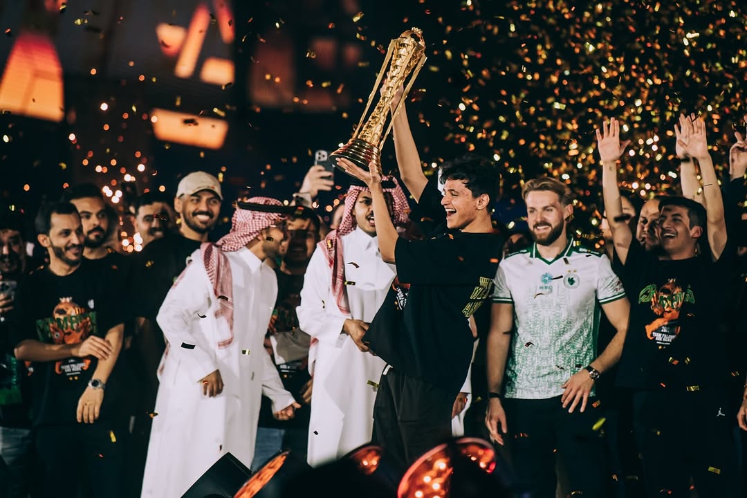 Team Falcons GG at EWC 2025 (Sumber: Instagram @falconsesportsgg)