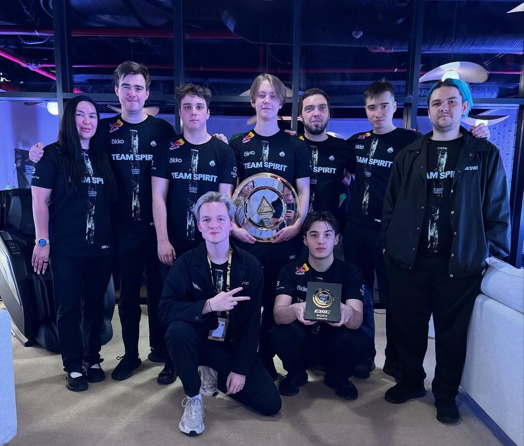 Tim Spirit at EWC 25 Dota 2 CHAMPIONS (Sumber: Instagram @team_spirit)