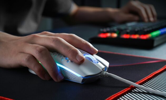 Kenapa Pro Player Pilih Mouse di Bawah 55 Gram (Foto: Unsplash/Rebekah Yip)