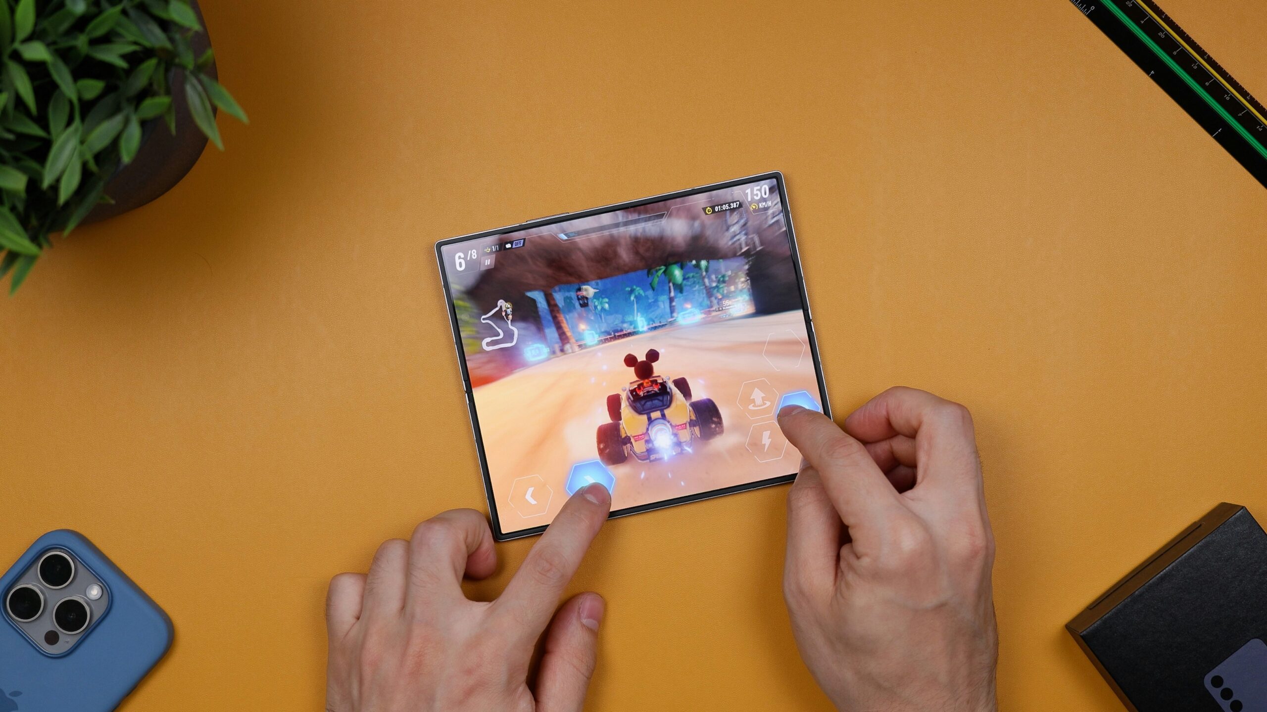 Keunggulan HP Foldable untuk Main Game Sambil Mabar